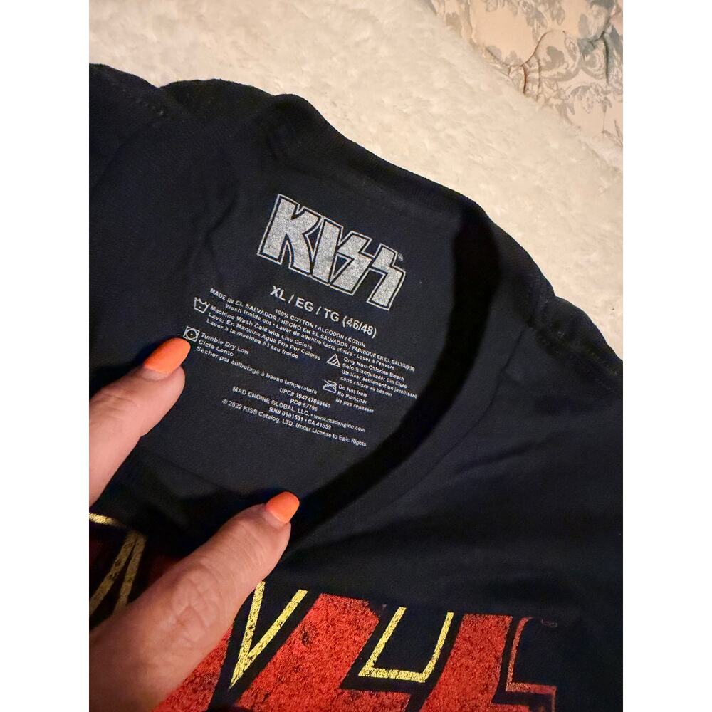 KISS World Tour 77 Graphic Tee XL Black Mad Engine Band Shirt nwot - Picture 4 of 6